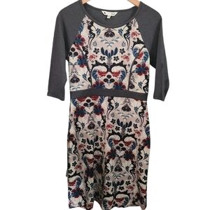 Yumi Floral Dress with 3/4 Gray Sleeves